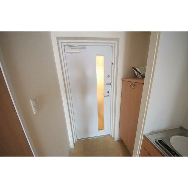 収納もある玄関です