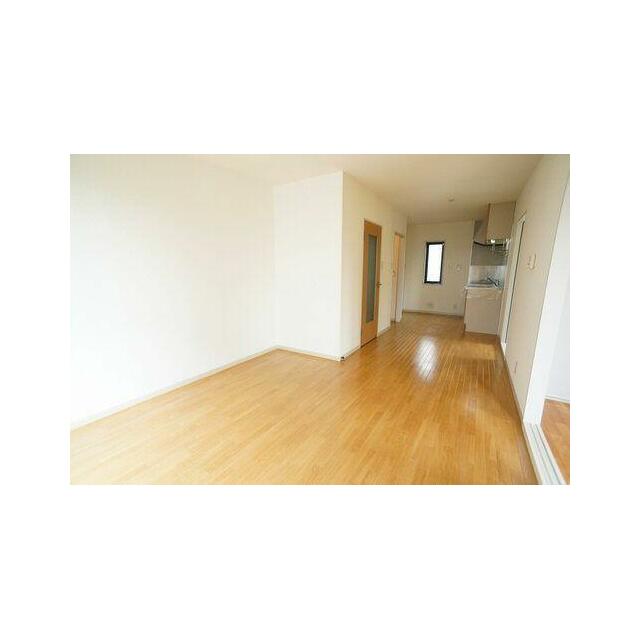 窓側から見た内観でございます