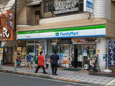 ファミリーマート梅島駅前店