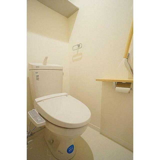 暖房洗浄便座付きのトイレ