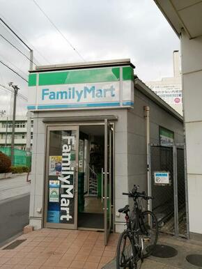 ファミリーマート品川桐ヶ谷通り店