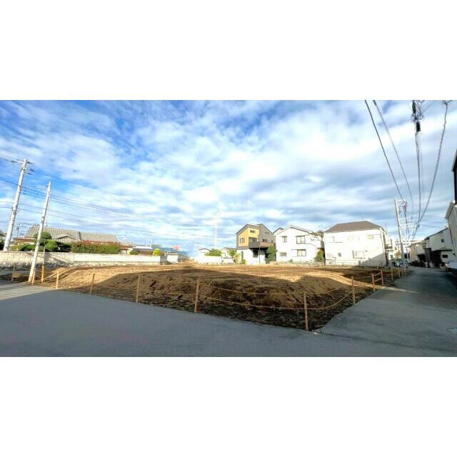 1号棟はリビング吹抜を採用し、2・3・4号棟は、玄関吹抜を採用！広く開放感のある空間を演出しております！