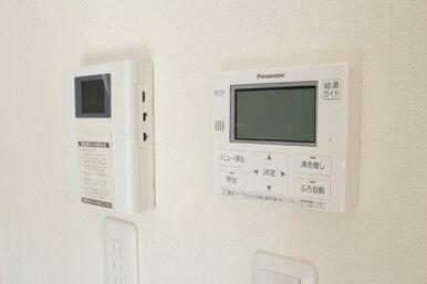 ＴＶモニター付きインターホンを採用