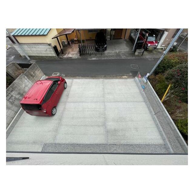 カースペース2台！並列駐車もできます♪