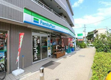ファミリーマート　弦巻一丁目店
