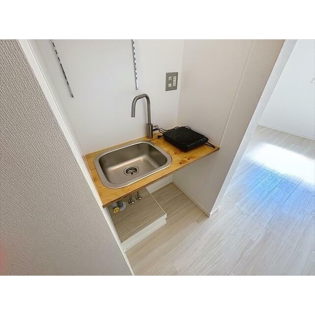 ＩＨ電気コンロ付きのキッチンです