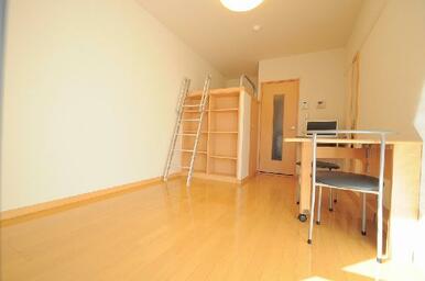 1階はフローリング、2階はじゅうたんです。