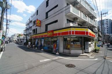 「デイリーヤマザキ」まで550メートル♪