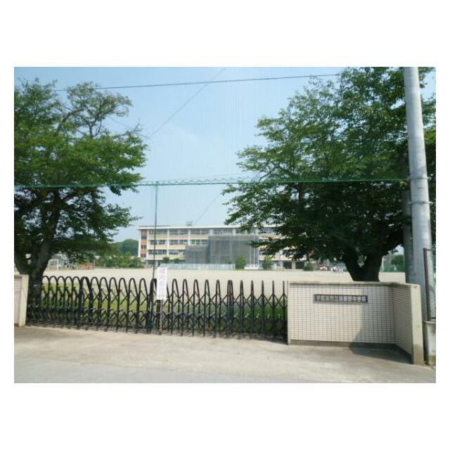 瑞穂野中学校　1629ｍ/徒歩21分、車5分