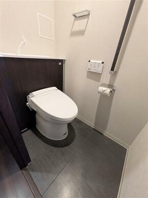 清潔感があり、家族みんなが安心して使えるトイレ空間。