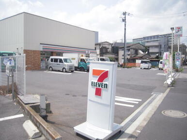 セブンイレブン足立本木２丁目店