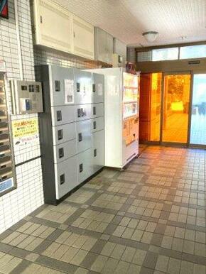 宅配ボックスのおかげで、重たい荷物もスムーズに受け取れ、毎日の暮らしがもっと軽快で心地よくなりそう。