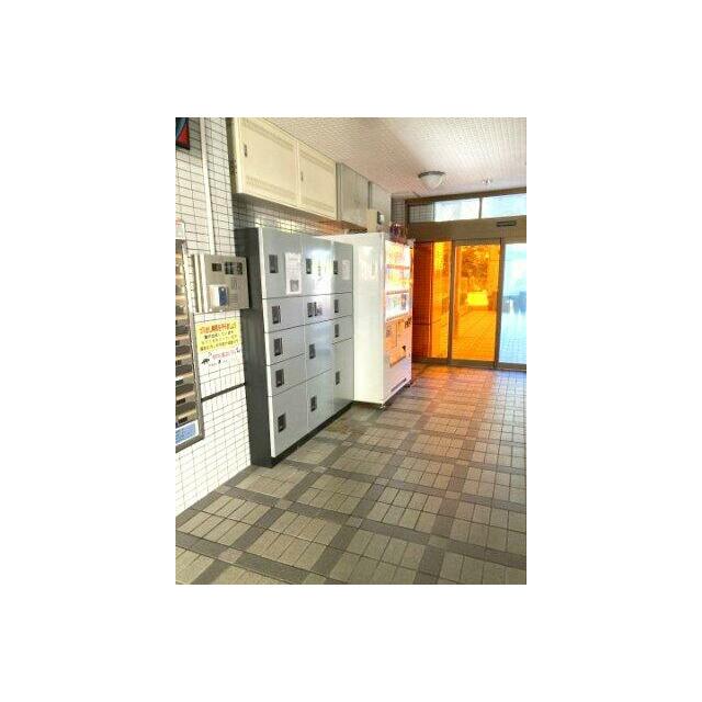 宅配ボックスのおかげで、重たい荷物もスムーズに受け取れ、毎日の暮らしがもっと軽快で心地よくなりそう。