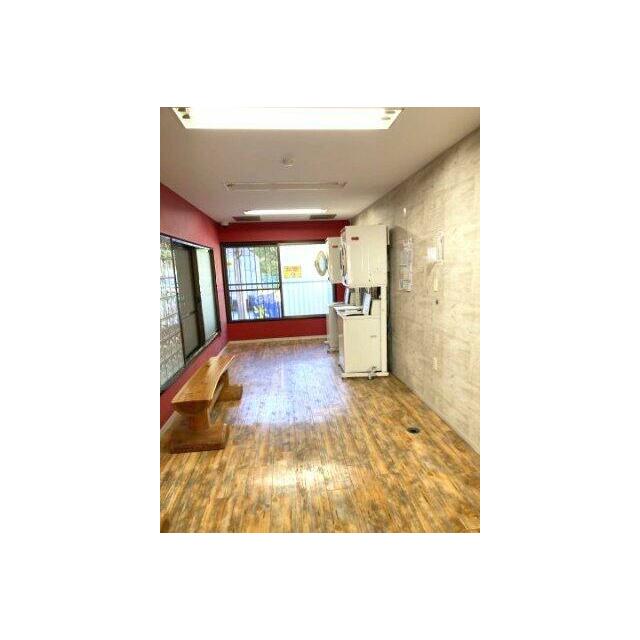 マンション内にコインランドリーがあるから、大きなシーツの洗濯も楽々。家事を賢く時短して、浮いた時間