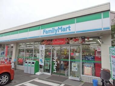 ファミリーマート　六ッ川二丁目店