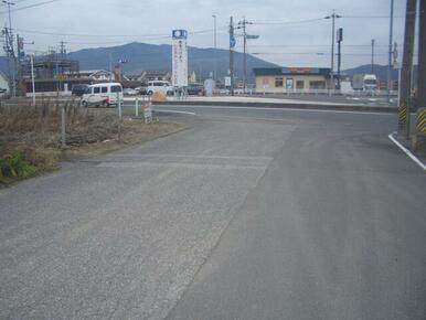 物件北東入口道路