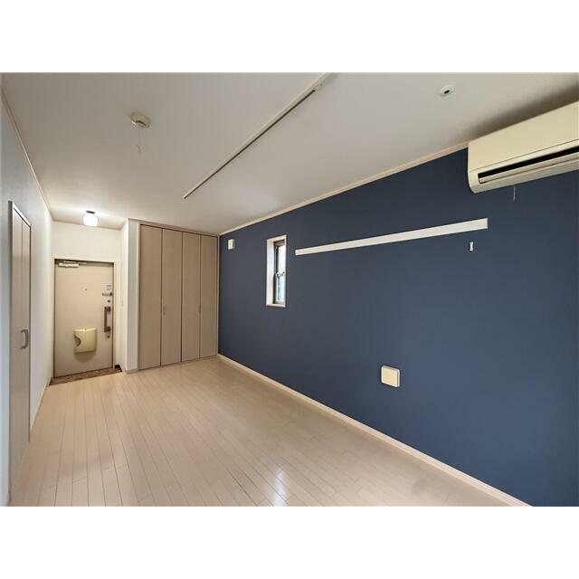 約７．０帖の洋室（角部屋、２面採光）