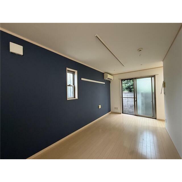 約７．０帖の洋室（角部屋、２面採光）