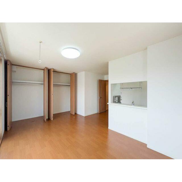 リビングは対面キッチン間取りのお部屋です。