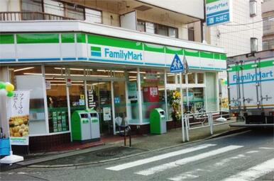 ファミリーマート　川崎坂戸店