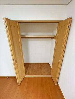 西側洋室約6帖　クローゼット