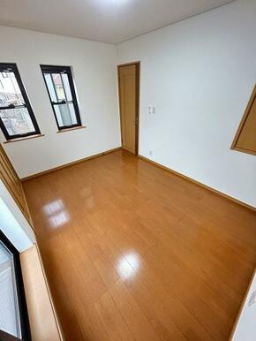 東側洋室約6帖　別アングル