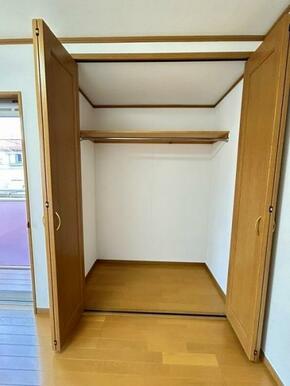 二階6帖洋室収納（2）