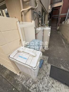 敷地内ゴミ置き場有☆朝の忙しいときに便利ですね☆