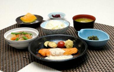 お食事参考写真（夕食）