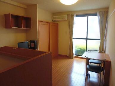 採光がとれる明るいお部屋です。