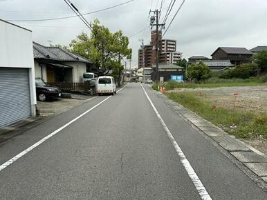 東側道路