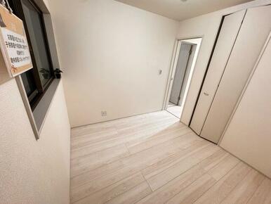 リビングとは別に静かな時間を楽しめる部屋（1号棟）