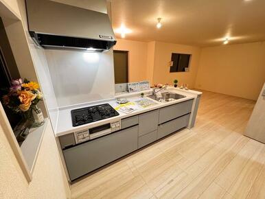 コンロ数が増えると手の込んだ料理に思わずチャレンジしてみたくなる！？（1号棟）