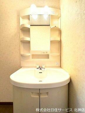 使いやすい独立洗面台です