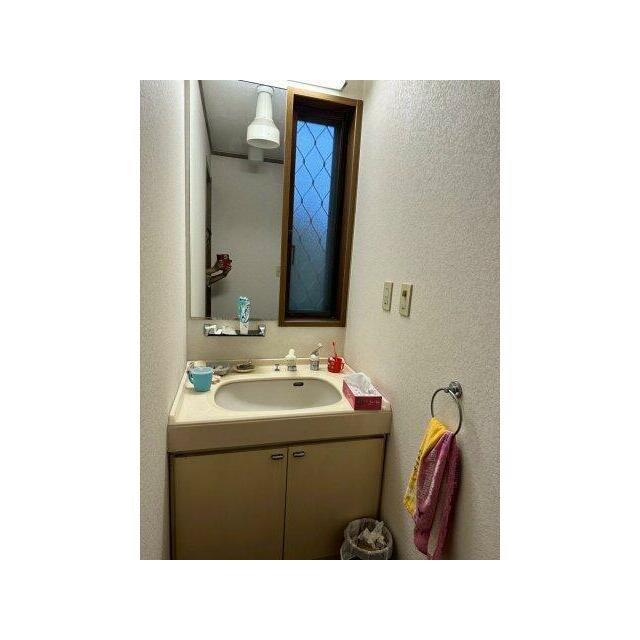 2階の独立洗面台です