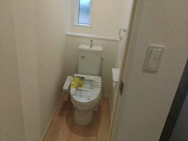 お気に入りのカバーやマット、スリッパを置いて快適空間に