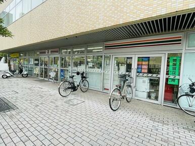 セブンイレブン三河島駅前店