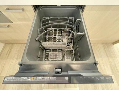 忙しい朝や冬の寒い日の洗い物はお任せ！毎日の家事を軽減できる食器洗浄機付きです＾＾