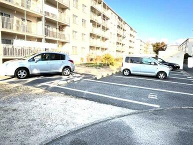 広々敷地内駐車場も完備しております（都度空き確認要）