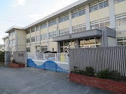 糸引小学校