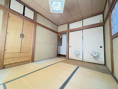一部屋あるとうれしい和室。客間、晩酌、家族団らんなど色々使えますね。