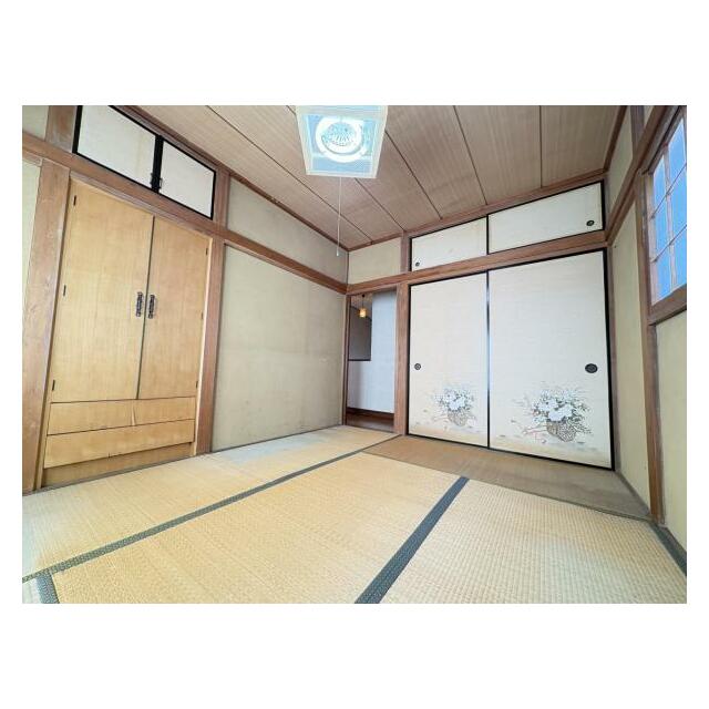 一部屋あるとうれしい和室。客間、晩酌、家族団らんなど色々使えますね。