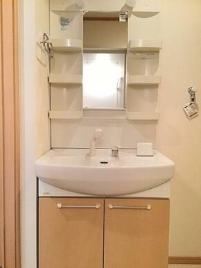 洗髪洗面化粧台