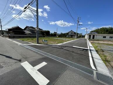 藤岡インターチェンジ近く、建築条件なしの分譲地