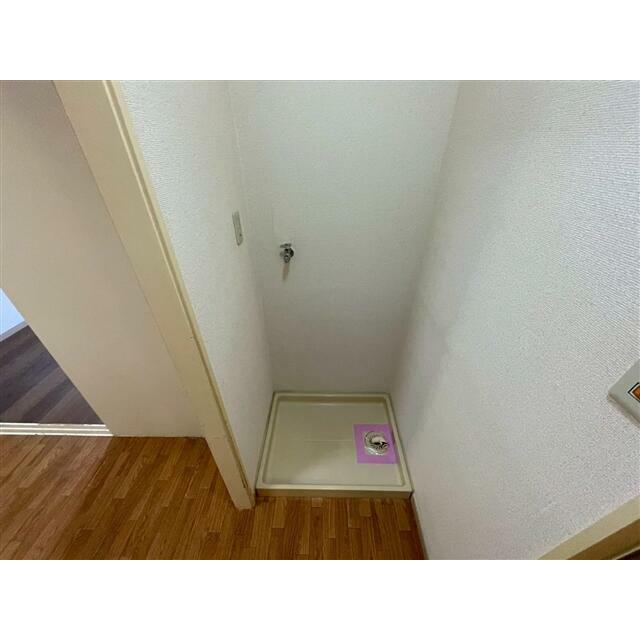 原状回復工事中のため、同タイプの別部屋の写真を使用しております。