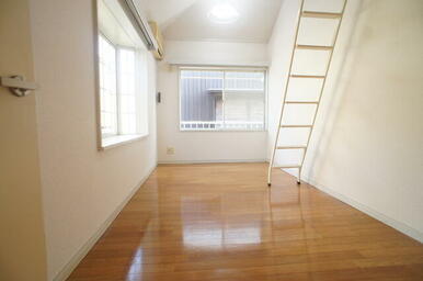 角部屋・2面採光なので明るいお部屋です♪