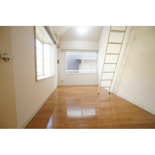 角部屋・2面採光なので明るいお部屋です♪