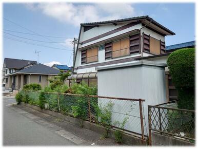 道路から平坦な敷地