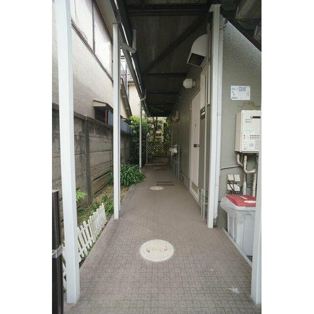 １Ｆ共用廊下部分♪シート貼りを施しております♪