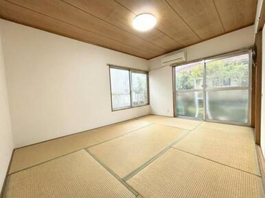 AIにより家具を消去しています。